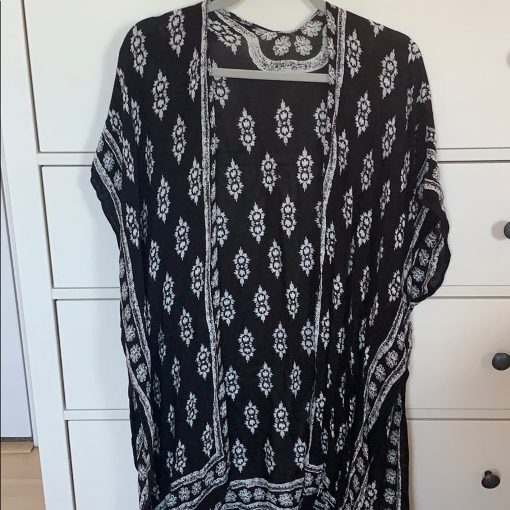 Black and white kimono